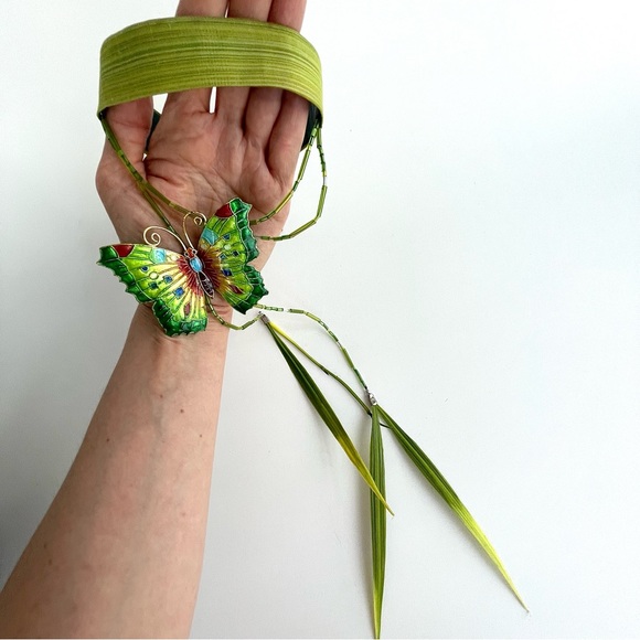 Enamelled Butterfly Chocker Necklace - Picture 16 of 16